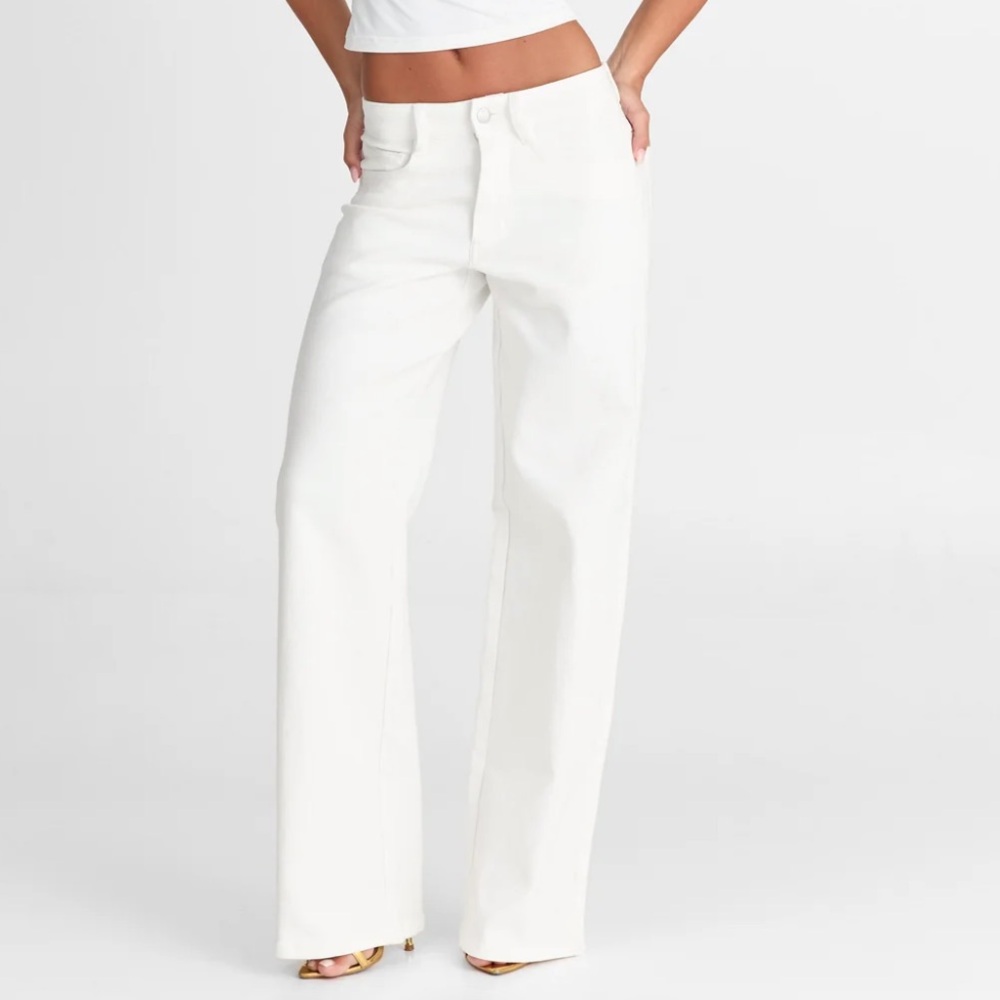High-Rise Wide Leg Jeans — White